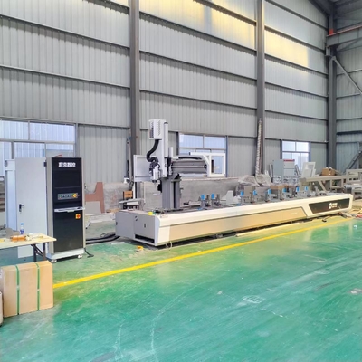 7000mm Aluminiumprofil 4 Achsen CNC-Bearbeitungszentrum automatisches Bohren Fräsen Löcher auf Aluminiumprofil