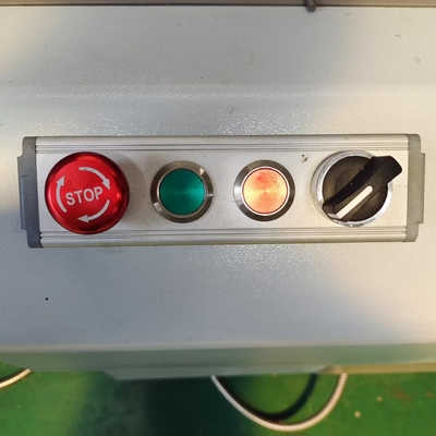 Aluminiumprofil 4 Achsen CNC-Bearbeitungszentrum Automatische Steuerung mit 4 Achsen für Vorhangwandfabrik