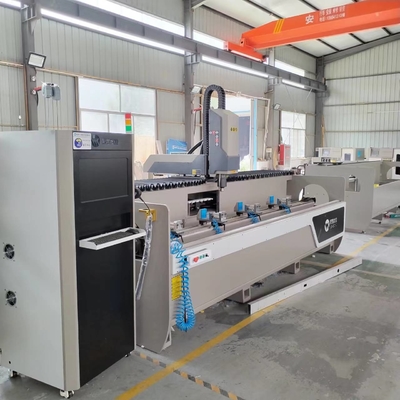 3+1 Achsen CNC-Bearbeitungszentrum für Aluminiumprofile zur Herstellung von Vorhangwänden