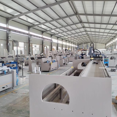 Aluminiummitte-Tür und Fenster profil CNC maschineller Bearbeitung Aluminium-CNC-Leitvermittlungsstelle