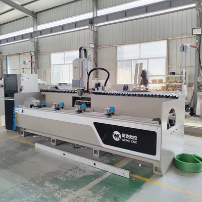 Aluminiumprofil 3+1 CNC-Bearbeitungszentren Arbeitslänge 3200mm mit automatischem Werkzeugwechsel