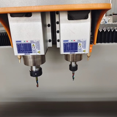1.5m Aluminium CNC-Bohr-Fräsmaschine 3+1 Achse CNC-Türherstellung