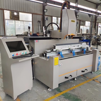 1.5m Aluminium CNC-Bohr-Fräsmaschine 3+1 Achse CNC-Türherstellung