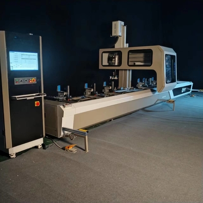 CNC-Bohrverfahren Fräsen Klopfen Schneiden Endfräsen auf Alu Profil Maschine CNC-Bearbeitungszentrum mit 4 gesteuerten Achsen