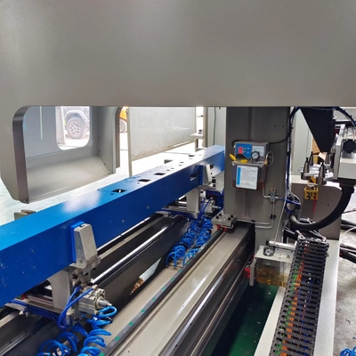6500 mm Aluminium Fenster Tür Maschinenbau 4-Achsen-Bearbeitungszentrum mit automatischem Werkzeugwechsel