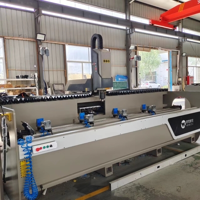 Aluminium UPVC 3-Achsen-Bearbeitungszentrum Fenster Tür und Vorhang Wandmachine
