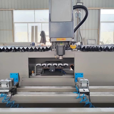 3000mm /3200mm Automatisches Werkzeugwechsel CNC Bohrmaschinen-Zentrum CNC Kopieren Router Aluminium Fenster Türmachmaschine