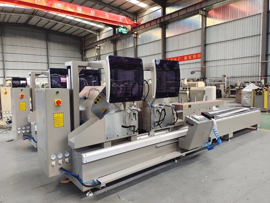 Türfenster Aluminium-Maschine Doppelmittersäge für Fenster CNC-Schneidesaugemaschine