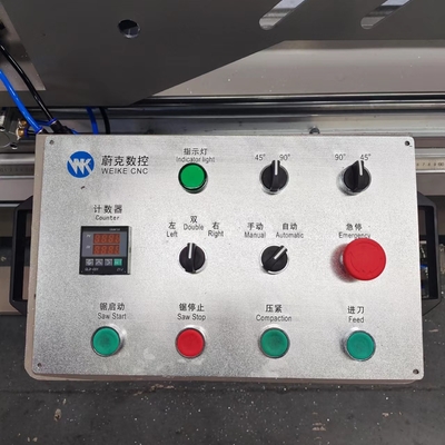 4000mm Aluminiumfenster und Tür, die Maschine automatischen doppelten Hauptausschnitt macht, sahen