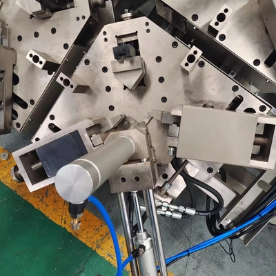 Aluminium-Fenstertür Automatische Vier-Ecken-Crimping-Ausrüstung/Allu-Legierung Super-intelligente Vier-Ecken-Crimping-Maschine