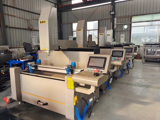 Kleine Aluminium-Fenstertür CNC-Bohrmaschine mit Verarbeitungslänge 1200 mm