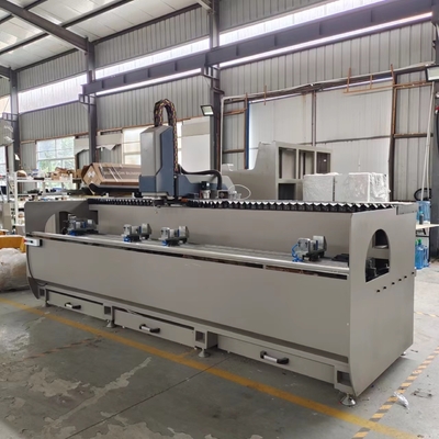 2500mm Aluminium Profil 3 Seiten Fräsen und Bohren Verarbeitungszentrum CNC-Maschine für LED-Licht Fenster Tür