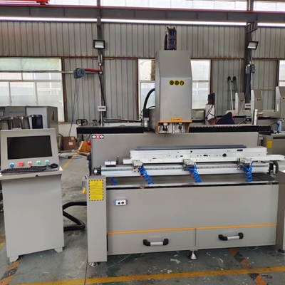 Anpassungsfähige 3,5 kW*2 Spindelkraft CNC-Bohrmaschine für Aluminiumfenster Tür und minimalistische Möbelherstellung