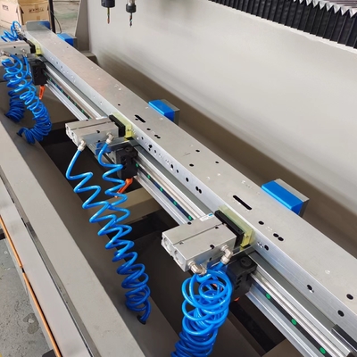 Anpassungsfähige 3,5 kW*2 Spindelkraft CNC-Bohrmaschine für Aluminiumfenster Tür und minimalistische Möbelherstellung