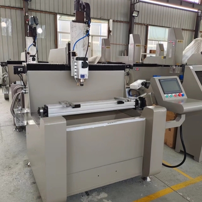 800 mm Einzelkopf CNC Router Maschine für Aluminium und UPVC Bohren Fräslöcher