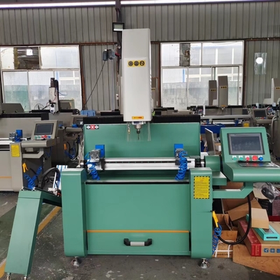Kleine 800 mm automatische CNC-Kopierrouter Bohren und Fräsen für Türen und Fenster, minimalistische Möbel, Weinkästen