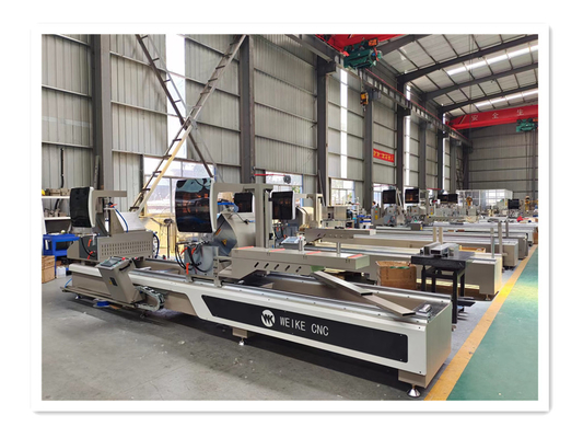 Maximale Schneidlänge 4200 mm Aluminium-Doppelkopf-Miter-Säge