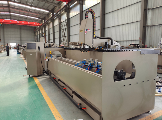 3200mm CNC-Copy-Router mit Doppelkopf-Aluminium-Fenster-Türmachmaschine