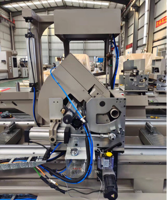 CNC-Doppelkopfschneidemaschine Sägemaschine Aluminium-UPVC-Schneidemaschine Fenster-Tür-Schneidemaschine