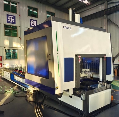 5-Achsen-CNC-Bearbeitungszentrum für industrielle Aluminiumprofile mit 12 Werkzeugmagazinen für Bohren, Fräsen und Schneiden