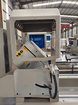 600 mm Durchmesser Sägeblatt CNC Doppelkopfsäge für Aluminium