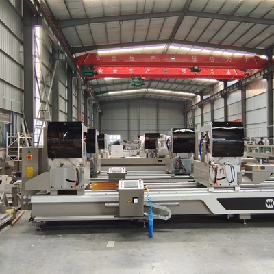 Motorisierte Doppelkopfmittersäge DELTA CNC-gesteuerte Aluminium-UPVC-Schneideinrichtung mit 550 Sägen
