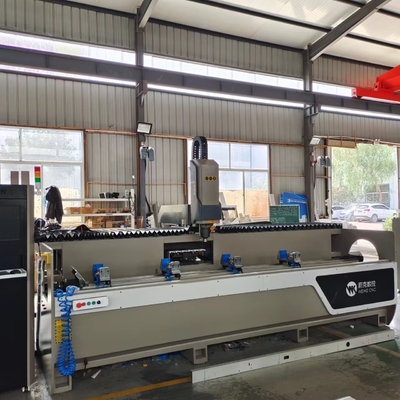 3200mm 3000mm Aluminium UPVC Vertikalspindel CNC-Bearbeitungszentrum Fenster Tür Vorhang Wandmachine