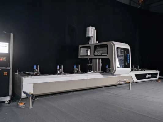Horizontale Aluminiummitte 4 Achse Cnc-maschineller Bearbeitung für Aluminiumprofil-Bohrung und Mahlens