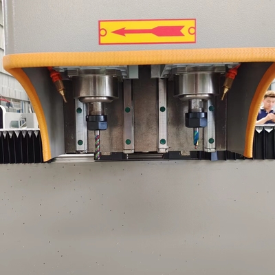 Zweispindel-Aluminiummaschinen Profilbohren und -fräsen für minimalistisches Zuhause