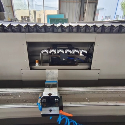 12KW 3+1 Achsen CNC-Bearbeitungszentrum Bohr- und Fräsmaschinen