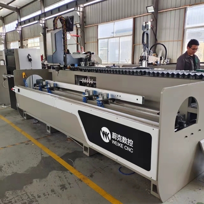 Automatischer Werkzeugwechsel 3+1 Achse Aluminiumprofil CNC-Bearbeitungszentrum zur Herstellung von Fenster Tür Vorhang Wand usw.