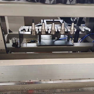 CNC-Bearbeitungszentren für Aluminium-Extrusions mit automatischem Werkzeugwechsel